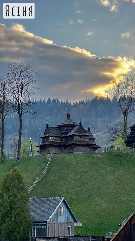 Готель Міраж Ясіня