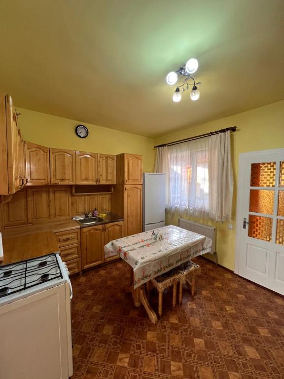 Готель Міраж Ясіня