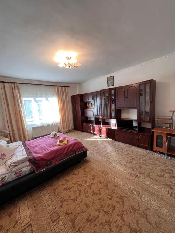 Готель Міраж Ясіня